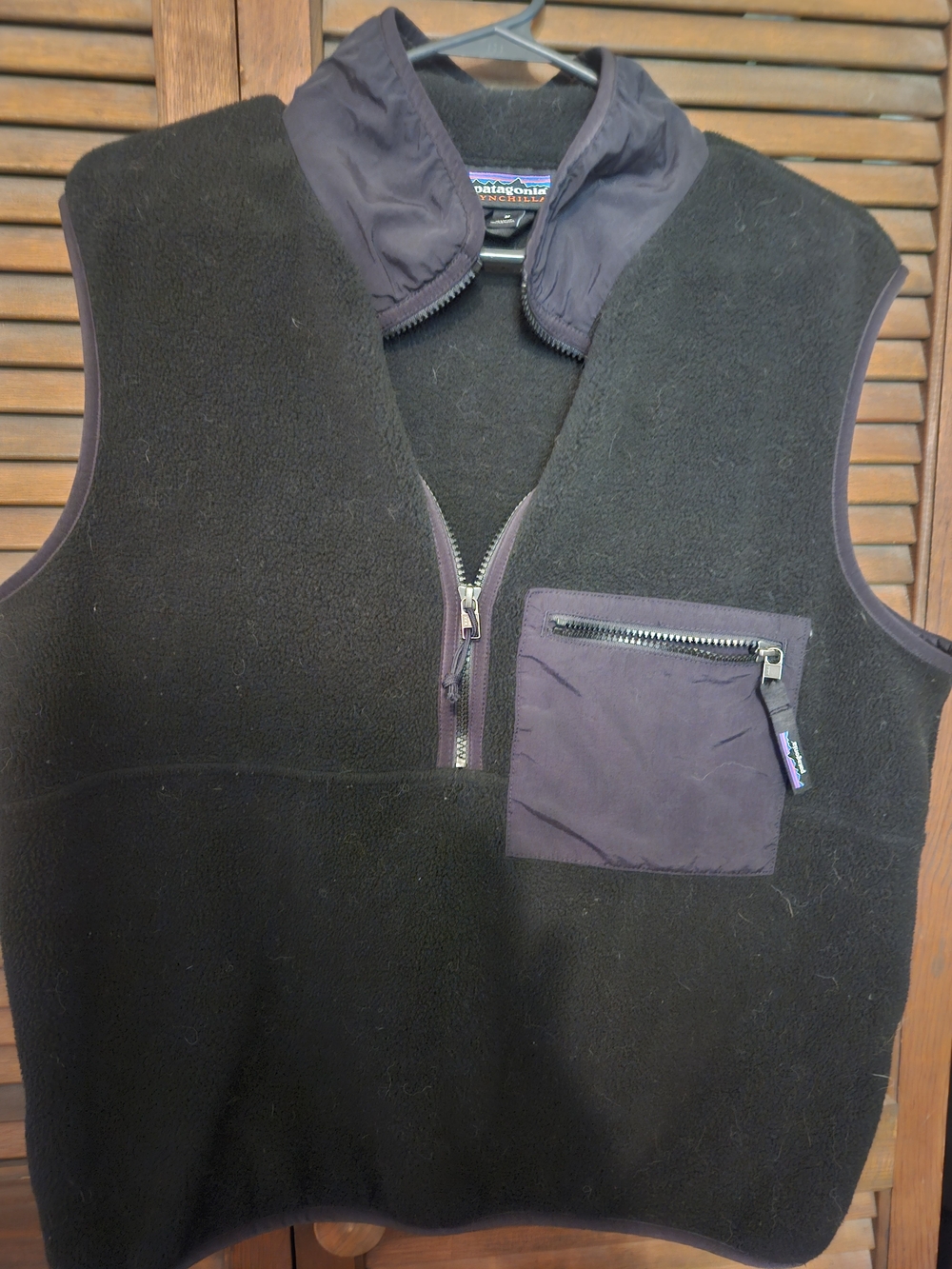 Patagonia Men’s Black Fleece Vest with  Chest Pocket Size Medium